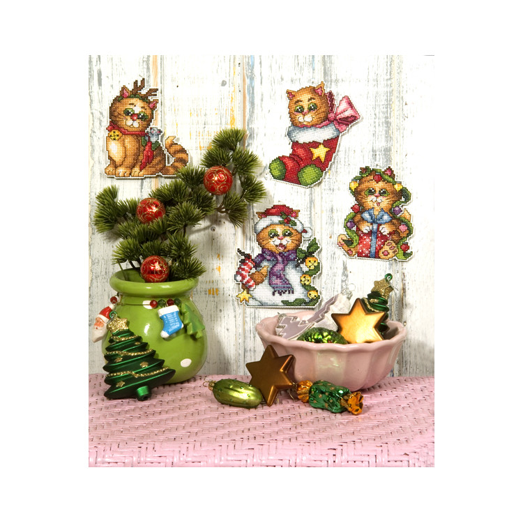 (image for) Kitten Ornaments on Plastic Canvas